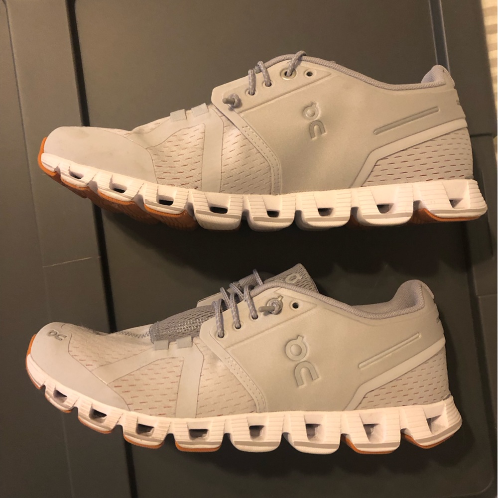 On running Cloud women’s size 8